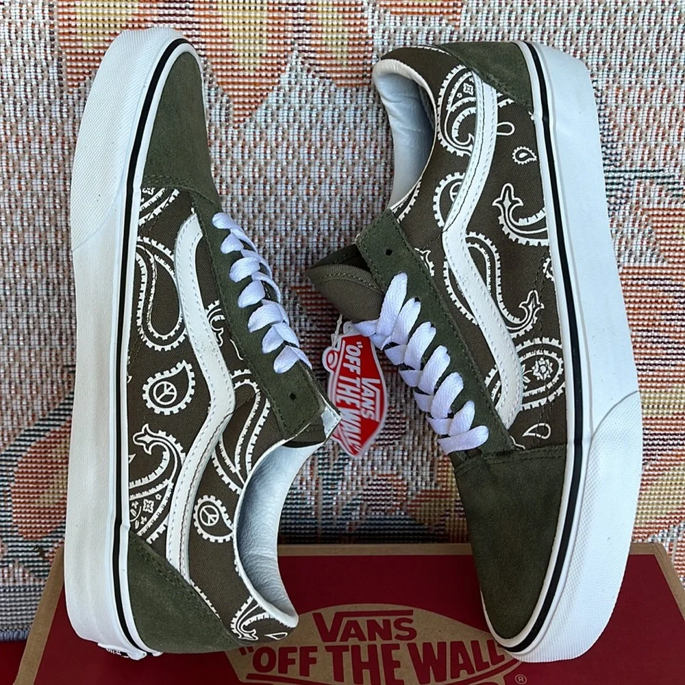 Vans Men’s Old Skool
(Peace Paisley) Grape Leaf 
VN0A5KRFBOF sneakers - Picture 12 of 16
